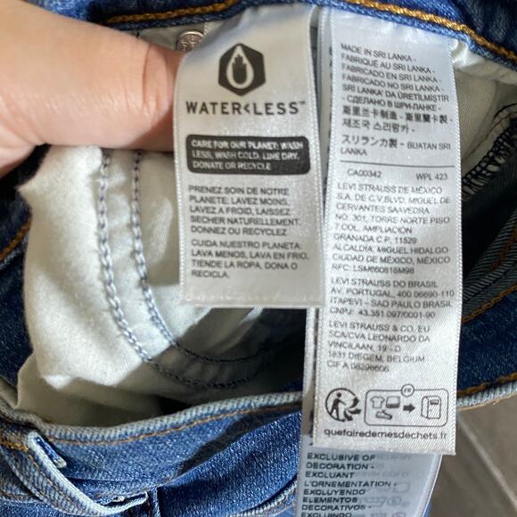 Levi's Wedgie Straight Leg Denim Jeans Medium Wash Raw Hem High Rise Sz 29 - Picture 9 of 13